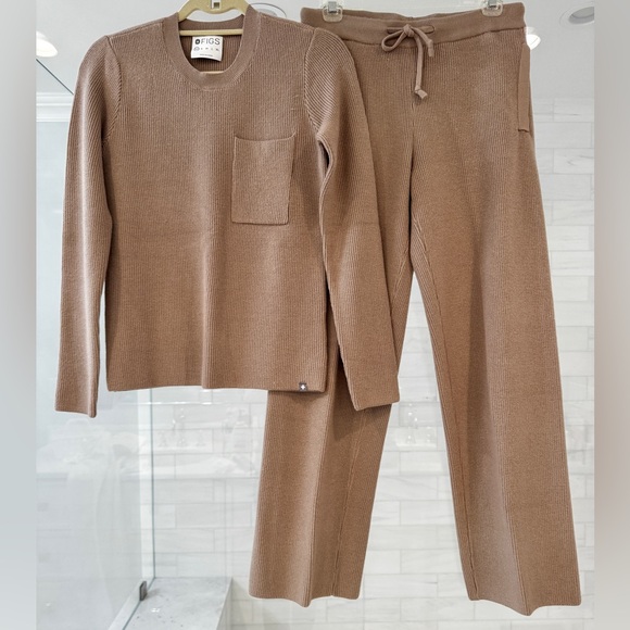 Figs Brown Straight Leg Pants & Top Set - Picture 9 of 9